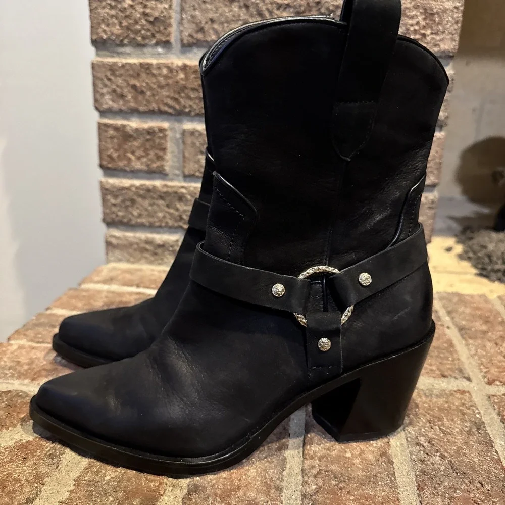 Dolce Vita Women Kenzen Western Harness Pointed‎ Toe Black Boots sz 7